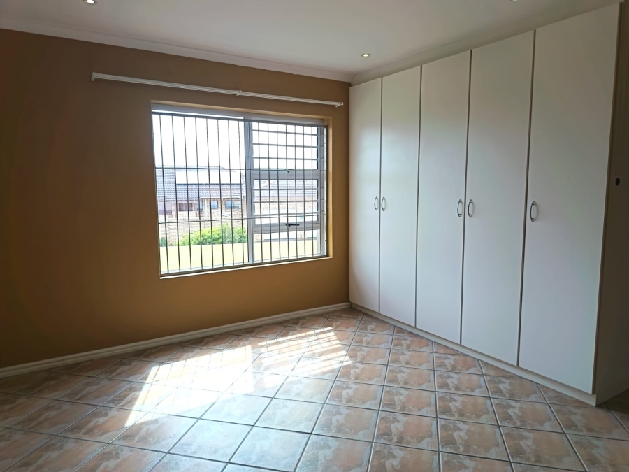 3 Bedroom Property for Sale in Wavecrest Eastern Cape
